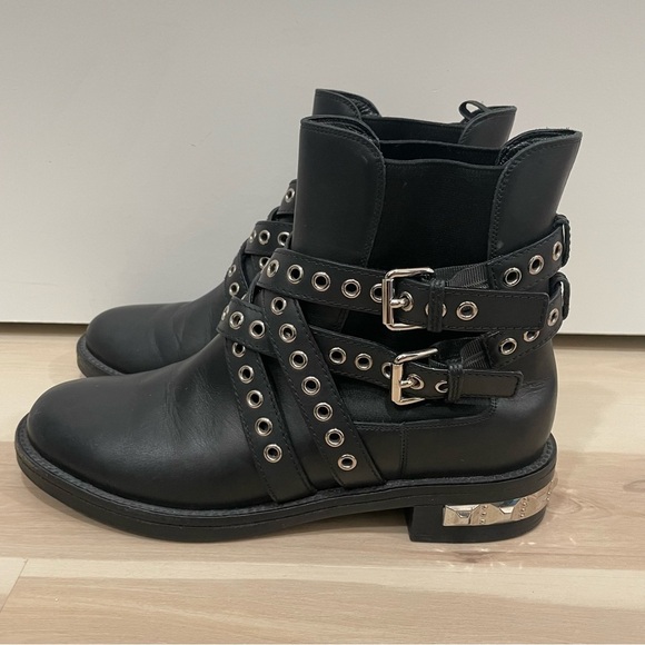 Miu Miu 5T652A Bisonte 2 Nero (Black) Women’s Biker Leather Boots Size 41 Buckle - Picture 6 of 16